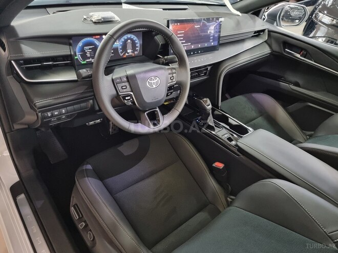 Toyota Camry-18