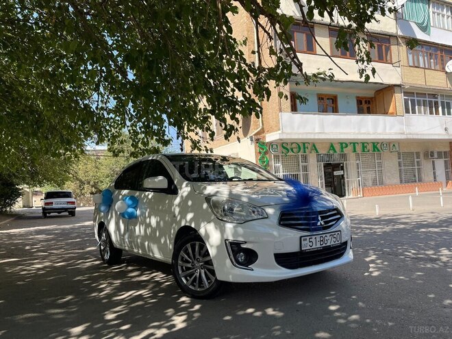 Mitsubishi Attrage 2015, 137,000 km - 1.2 л - Gəncə