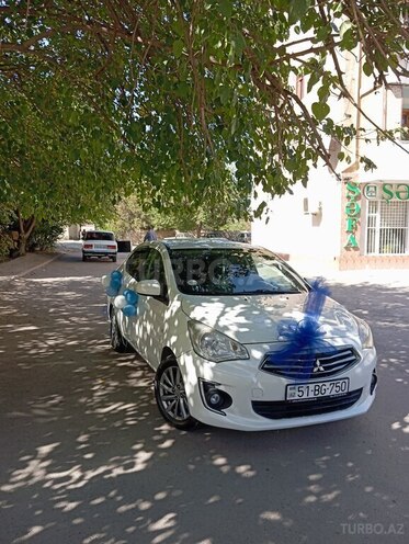 Mitsubishi Attrage 2015, 137,000 km - 1.2 л - Gəncə
