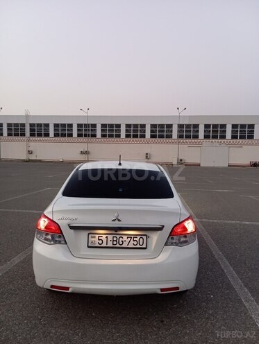 Mitsubishi Attrage 2015, 137,000 km - 1.2 л - Gəncə