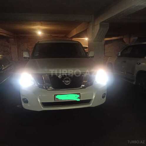 Nissan Patrol 2013, 48,000 km - 5.6 л - Bakı