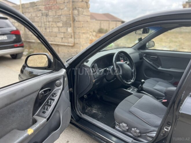 Hyundai Elantra 2005, 300,000 km - 2.0 l - Bakı