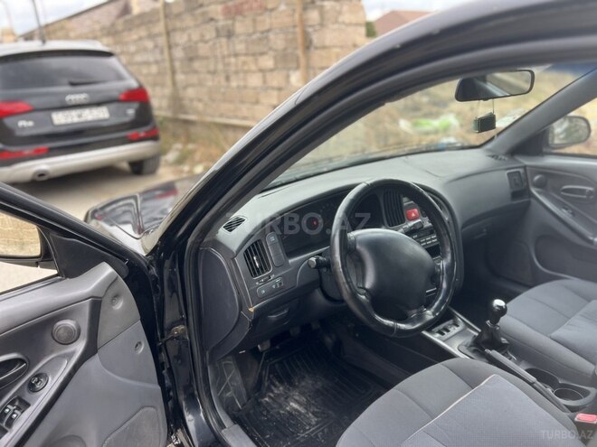 Hyundai Elantra 2005, 300,000 km - 2.0 l - Bakı