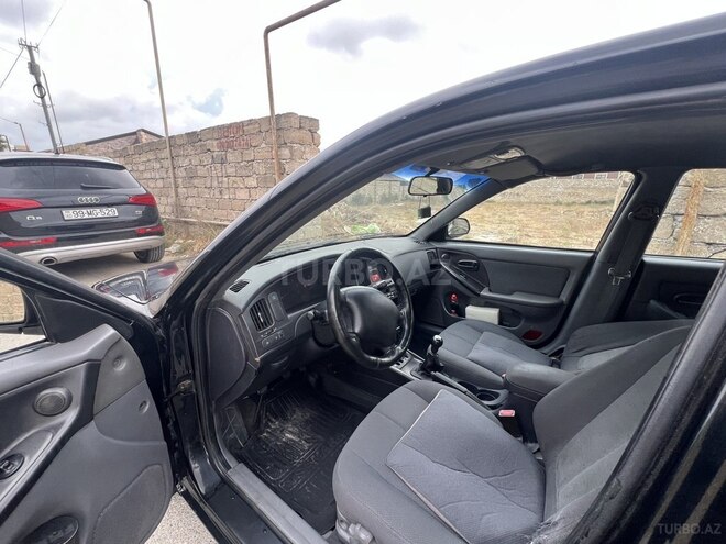 Hyundai Elantra 2005, 300,000 km - 2.0 l - Bakı