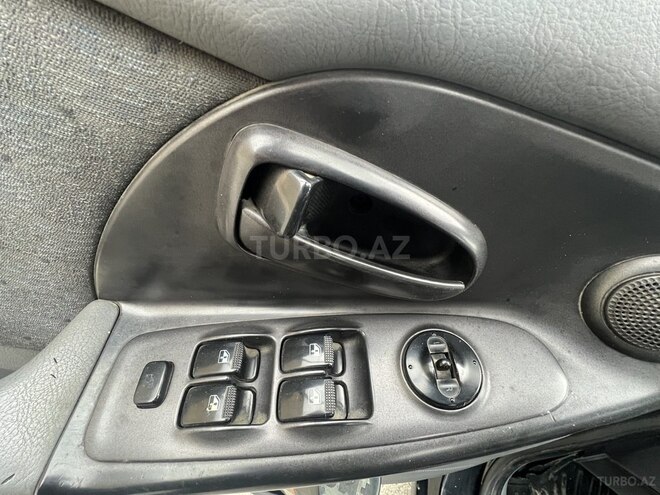Hyundai Elantra 2005, 300,000 km - 2.0 l - Bakı
