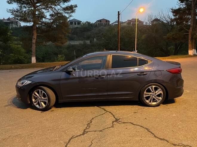 Hyundai Avante 2017, 139,000 km - 1.6 l - Quba