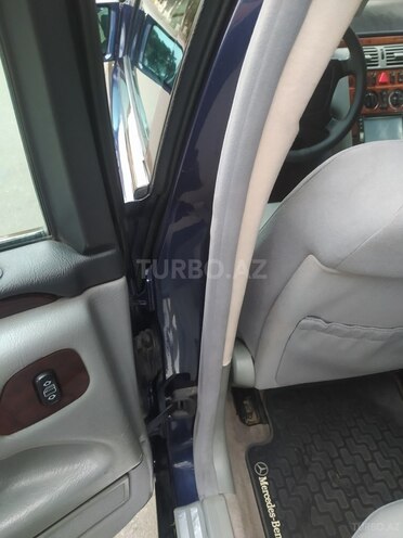 Mercedes E 240 1998, 303,000 km - 2.4 l - Qazax