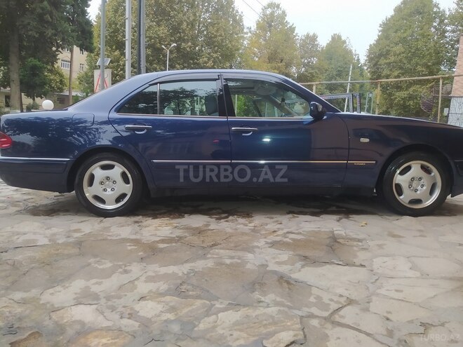 Mercedes E 240 1998, 303,000 km - 2.4 l - Qazax