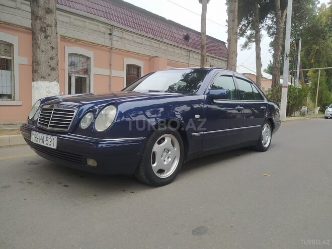 Mercedes E 240 1998, 303,000 km - 2.4 l - Qazax