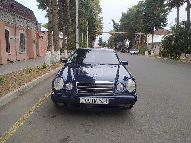 Mercedes E 240 1998, 303,000 km - 2.4 l - Qazax