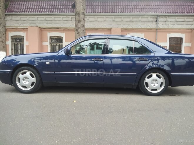 Mercedes E 240 1998, 303,000 km - 2.4 l - Qazax