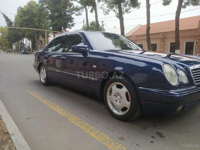 Mercedes E 240 1998, 303,000 km - 2.4 l - Qazax