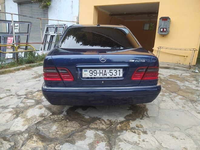Mercedes E 240 1998, 303,000 km - 2.4 l - Qazax