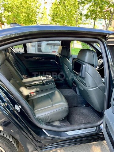 BMW 750 2011, 240,000 km - 4.4 l - Bakı