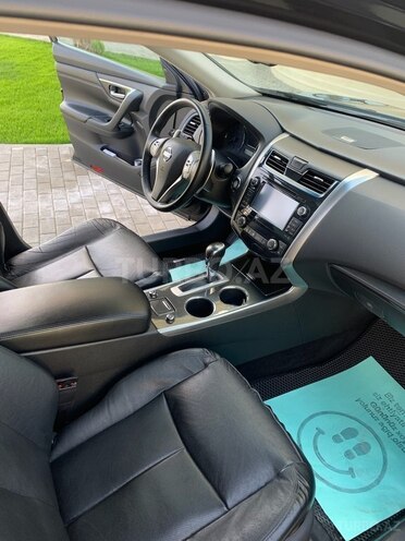 Nissan Teana-11