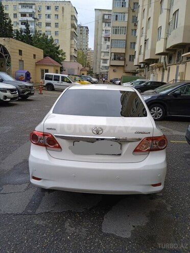 Toyota Corolla 2013, 190,000 km - 1.6 l - Bakı