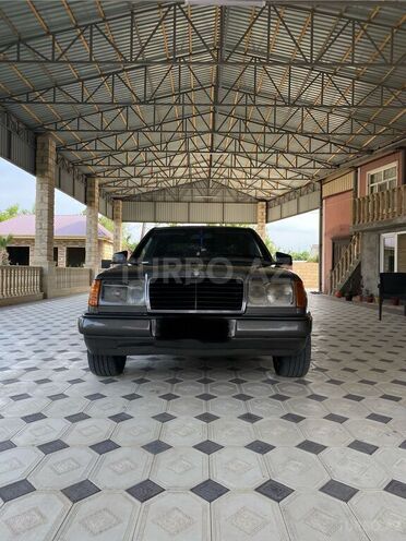 Mercedes E 250 1991, 515,225 km - 2.5 l - Saatlı