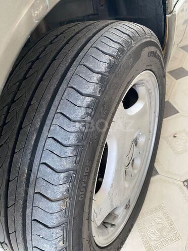 Mercedes E 250 1991, 515,225 km - 2.5 l - Saatlı