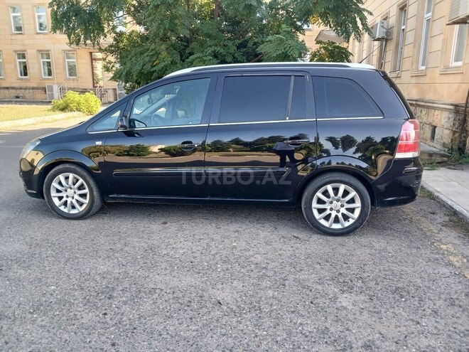 Opel Zafira 2005, 300,000 km - 1.9 l - Astara