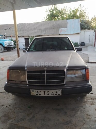 Mercedes E 250 1991, 237,651 km - 2.5 л - Salyan
