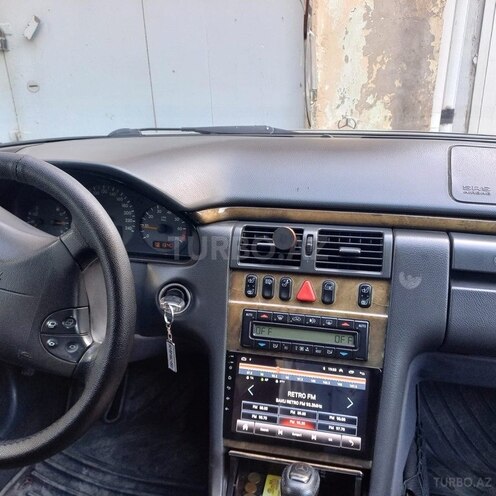 Mercedes E 240 2000, 190,000 km - 2.4 l - Bakı