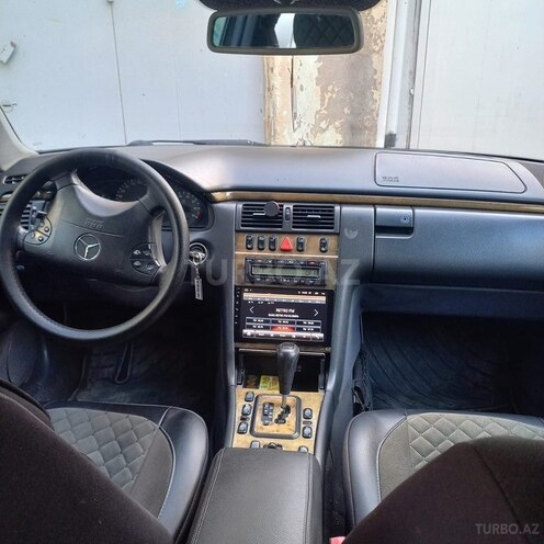 Mercedes E 240 2000, 190,000 km - 2.4 l - Bakı