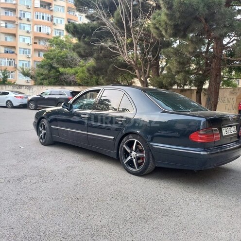 Mercedes E 240 2000, 190,000 km - 2.4 l - Bakı