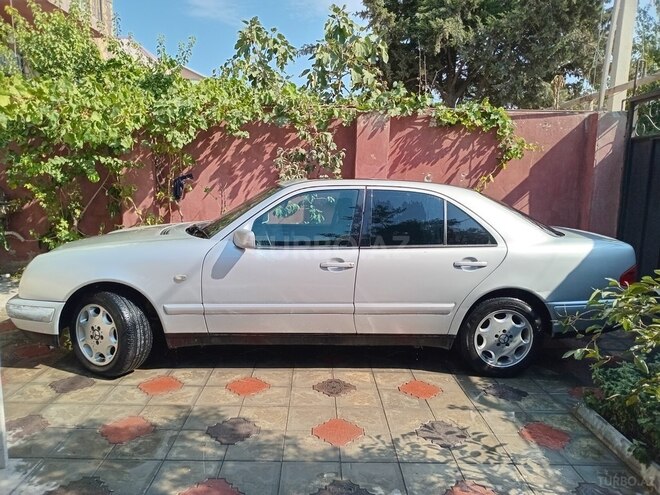 Mercedes E 200 d 1998, 447,000 km - 2.2 л - Sumqayıt