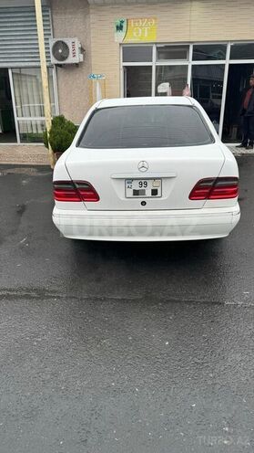 Mercedes E 240 2001, 269,000 km - 2.4 l - Zaqatala