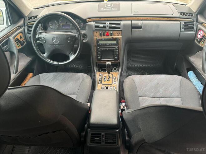 Mercedes E 240 2001, 269,000 km - 2.4 l - Zaqatala