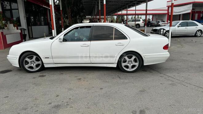 Mercedes E 240 2001, 269,000 km - 2.4 l - Zaqatala