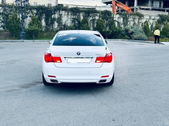 BMW 750 2010, 133,702 km - 4.4 л - Bakı