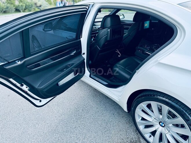 BMW 750 2010, 133,702 km - 4.4 л - Bakı