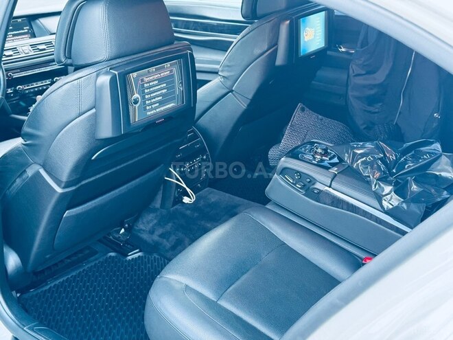 BMW 750 2010, 133,702 km - 4.4 л - Bakı