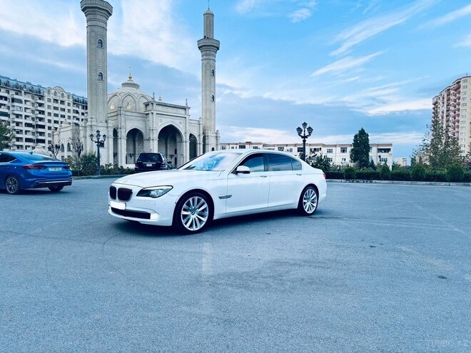 BMW 750 2010, 133,702 km - 4.4 л - Bakı