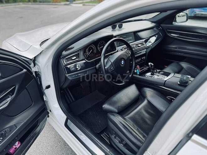 BMW 750 2010, 133,702 km - 4.4 л - Bakı