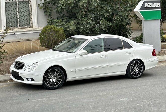 Mercedes E 320 2002, 299,000 km - 3.2 л - Bakı