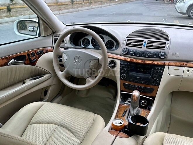 Mercedes E 320 2002, 299,000 km - 3.2 л - Bakı