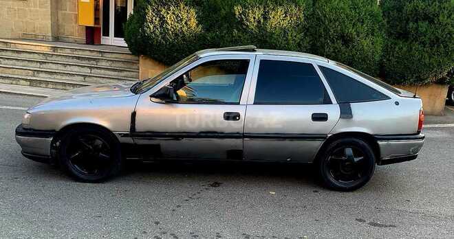 Opel Vectra 1995, 456,789 km - 1.6 l - Qusar
