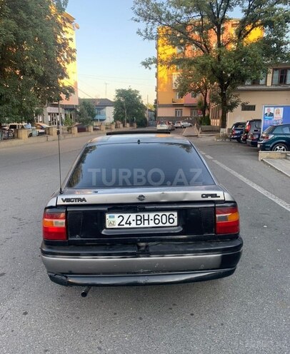 Opel Vectra 1995, 456,789 km - 1.6 l - Qusar