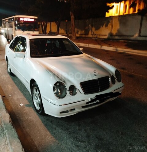 Mercedes E 240 2001, 220,000 km - 2.4 l - Bakı