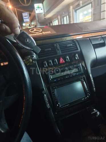 Mercedes E 240 2001, 220,000 km - 2.4 l - Bakı