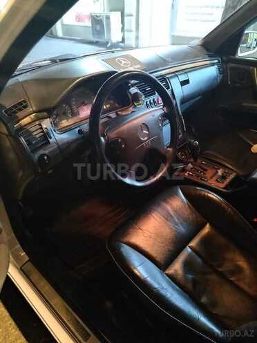 Mercedes E 240 2001, 220,000 km - 2.4 l - Bakı