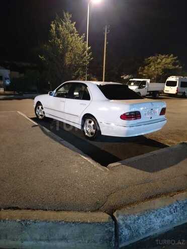 Mercedes E 240 2001, 220,000 km - 2.4 l - Bakı