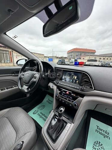 Hyundai Elantra 2016, 196,826 km - 2.0 л - Quba