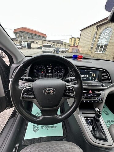 Hyundai Elantra 2016, 196,826 km - 2.0 л - Quba