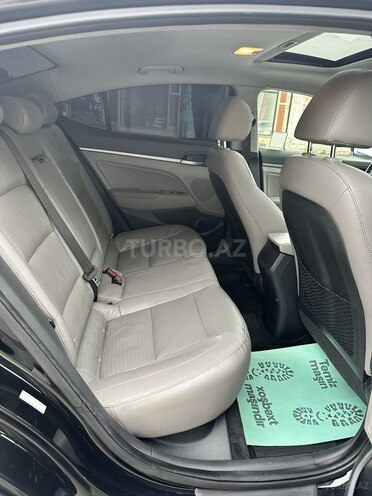 Hyundai Elantra 2016, 196,826 km - 2.0 л - Quba