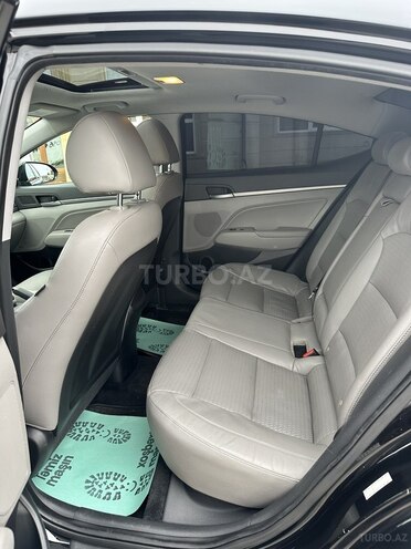 Hyundai Elantra 2016, 196,826 km - 2.0 л - Quba