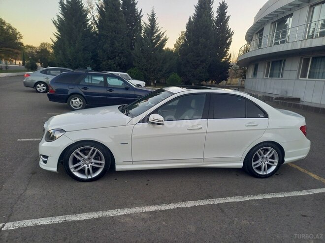 Mercedes C 250 2012, 165,000 km - 1.8 l - Qazax