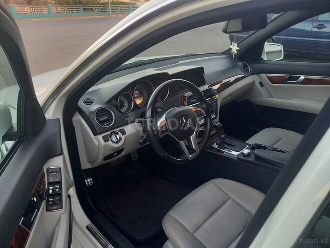 Mercedes C 250 2012, 165,000 km - 1.8 l - Qazax